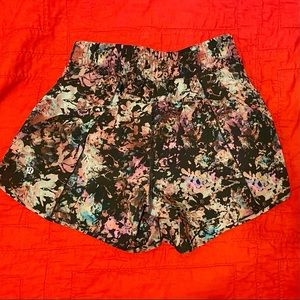 Lululemon TRACK THAT MID-RISE LINED SHORT 5" 6